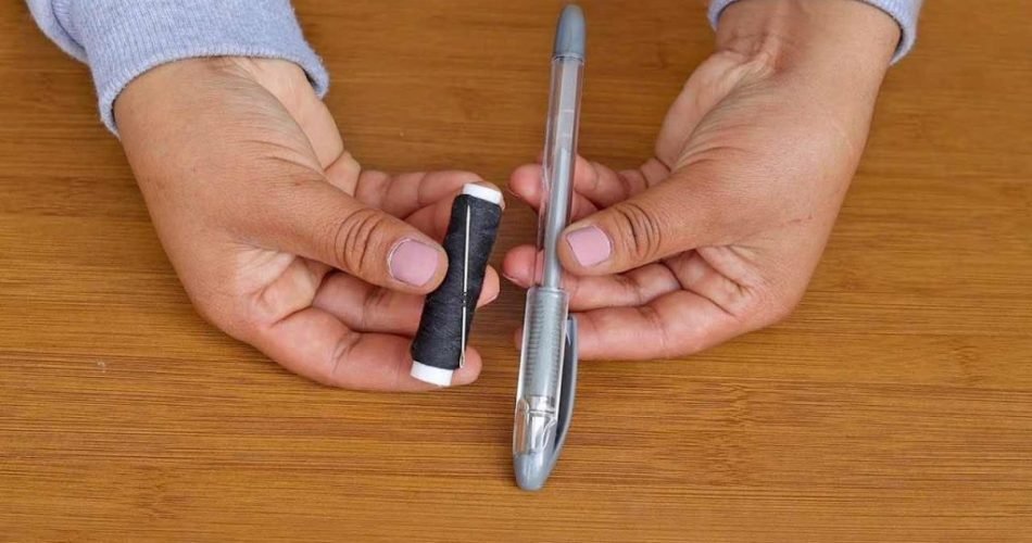 La méthode du stylo pour enfiler une aiguille en quelques secondes : c&rsquo;est très simple !