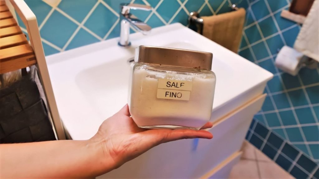 Blanchissez votre appareil sanitaire domestique en 1 minute : éliminez même toutes les taches indélébiles