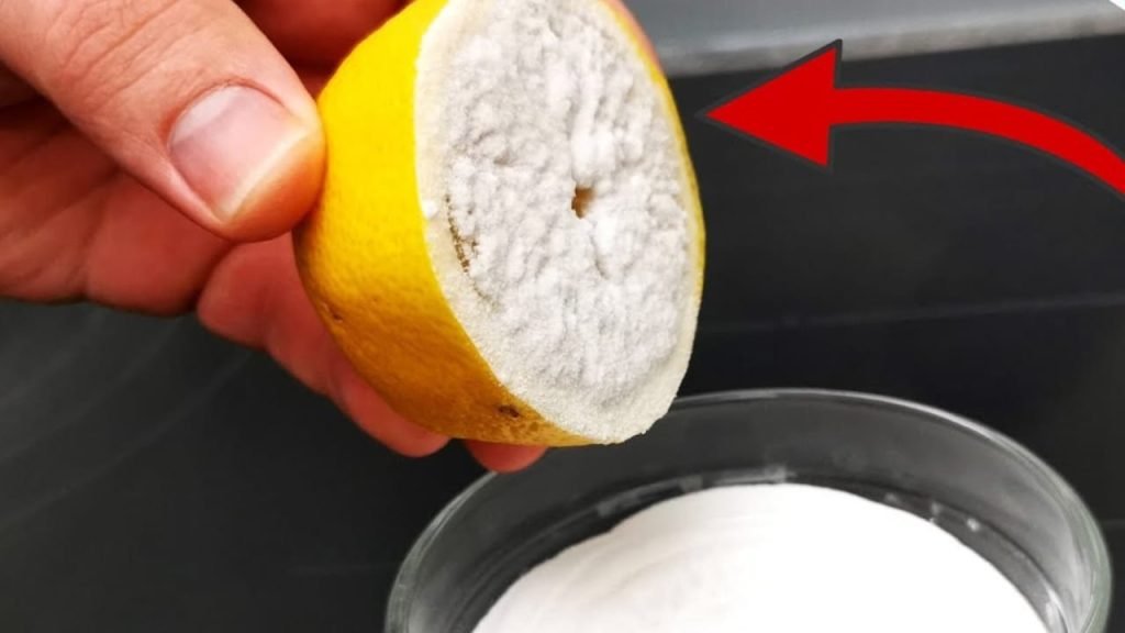 Frottez un demi-citron sur la cuisinière de la cuisine et attendez quelques minutes : inattendu