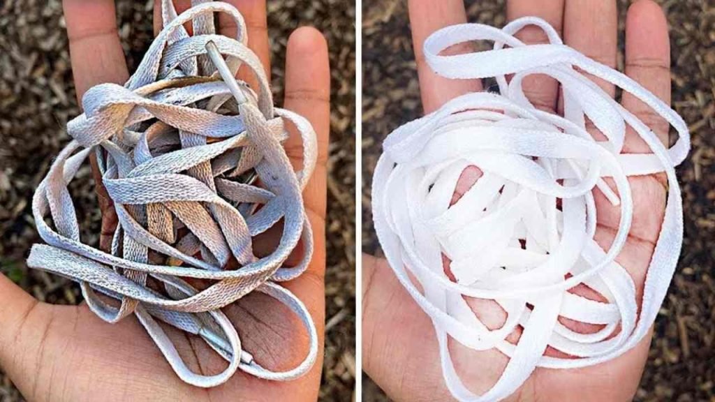 Des lacets de chaussures sales et noircis, rien que de l’eau de Javel : cela les blanchit immédiatement