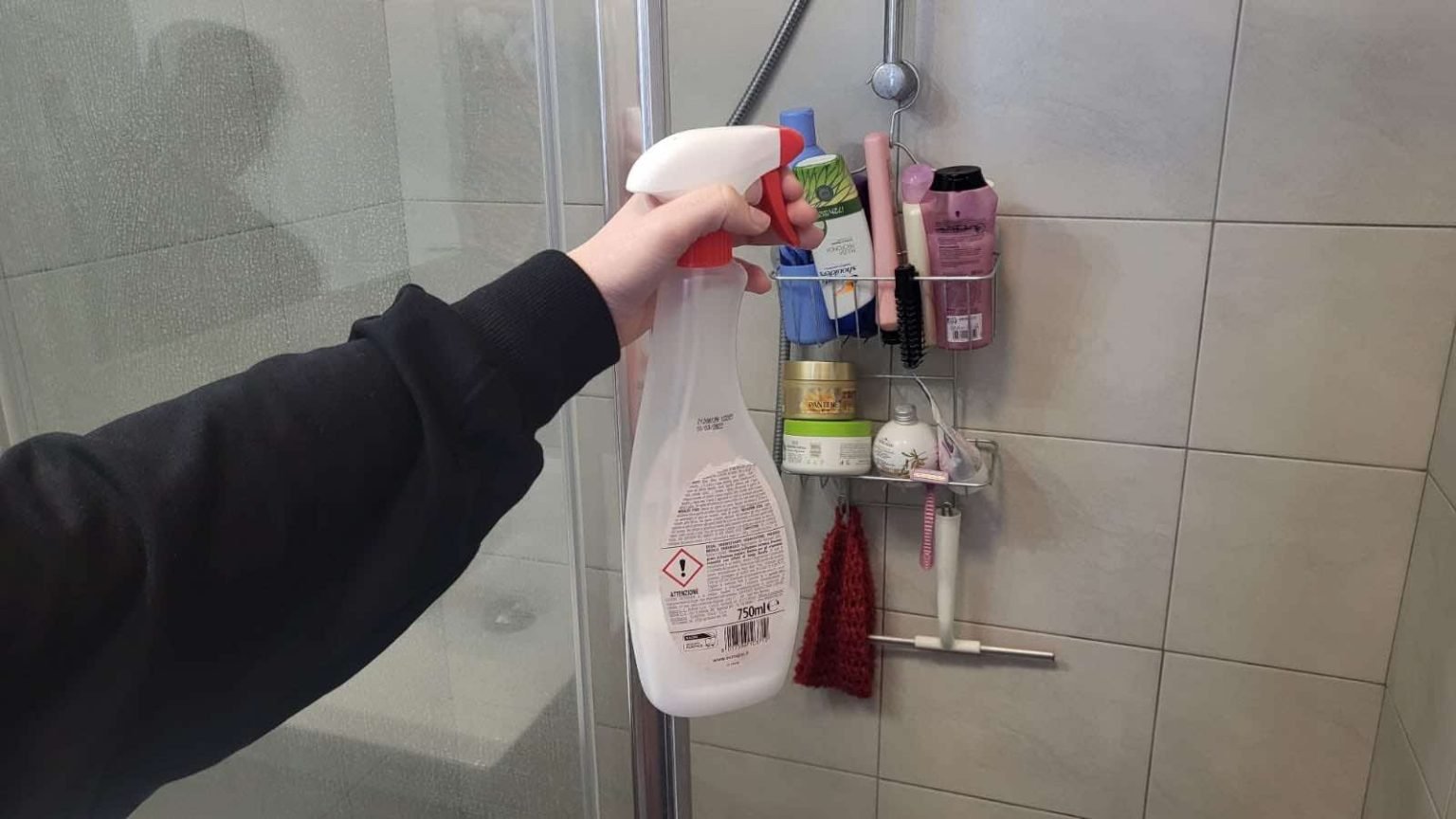 Douche très propre pendant des semaines, seulement si vous le vaporisez, vous remarquerez la différence instantanément