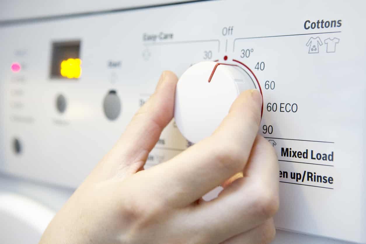 5 bonnes raisons de toujours laver ses vêtements à 30°C (ou presque !)