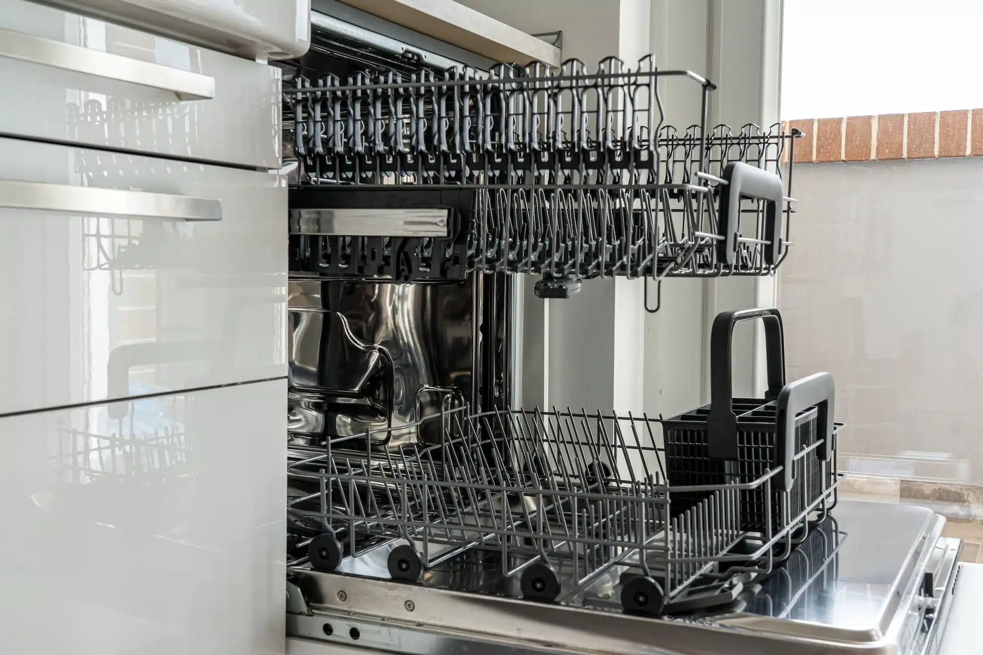 Simplifiez l’entretien de votre lave-vaisselle avec ces 3 étapes clés