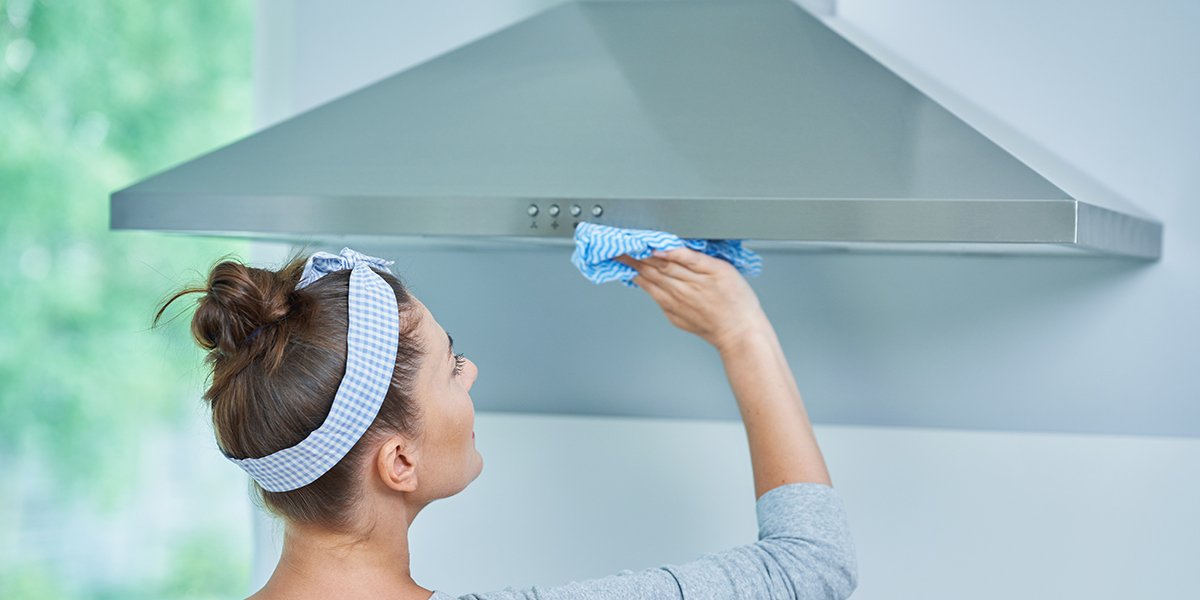 7 astuces pour nettoyer votre hotte aspirante et la rendre comme neuve !