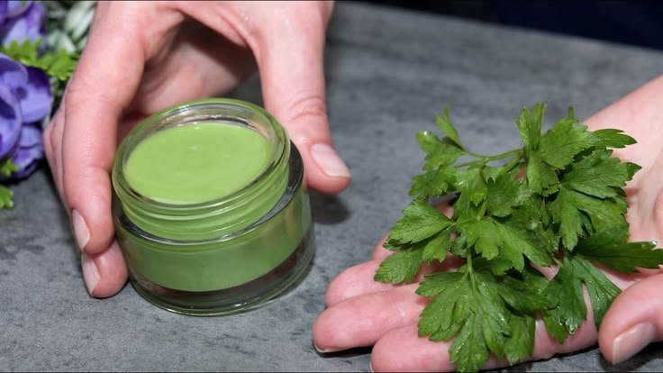 Elixir de Jeunesse 🔥 Raffermit la peau et lisse instantanément les rides !