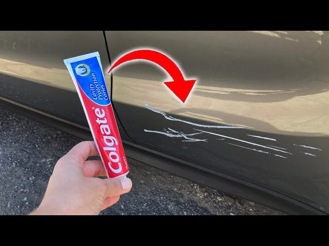 Utilisez du dentifrice pour éliminer les rayures de votre voiture. Est-ce que ça marche ?