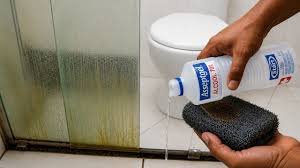 Je ne le savais pas : même la SALLE DE BAIN d’un BAR devient élégante après l’avoir nettoyée avec cela (élimine les taches et les mauvaises odeurs)
