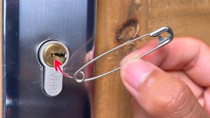Déverrouillage D’Urgence De Porte Sans Clé ! Tout Le Monde Doit Connaître Ce Truc Avec Une Épingle D