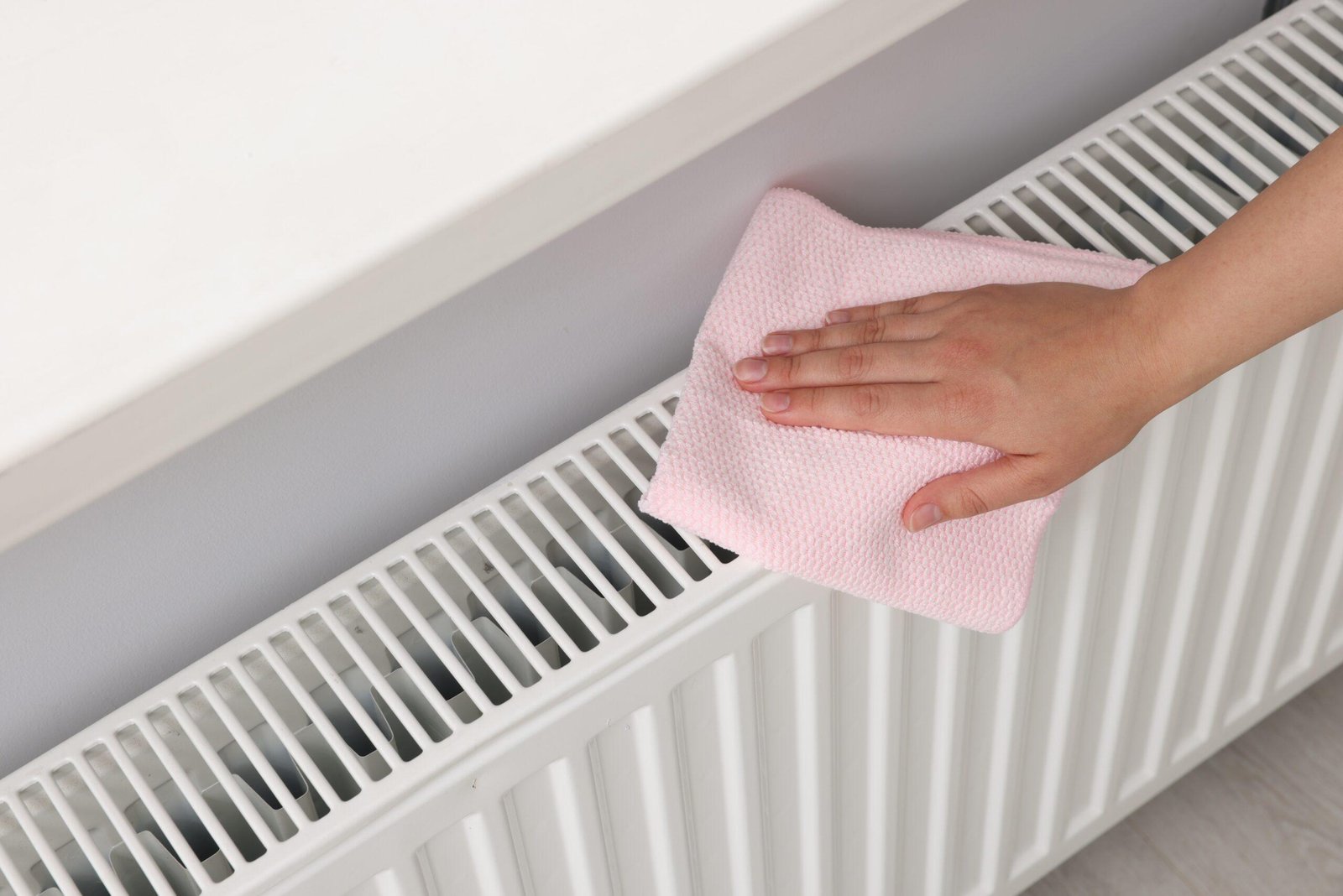 🔥 Vous n&rsquo;avez pas nettoyé vos radiateurs depuis des mois ? Voici pourquoi il faut le faire avant l&rsquo;hiver !
